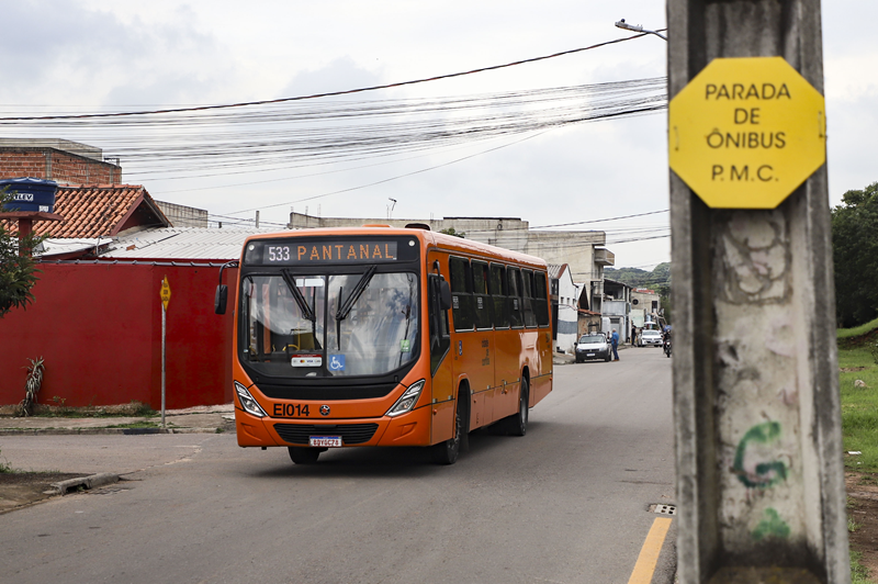 Moradores da Vila Pantanal elogiam nova rota de ônibus com parada acessível