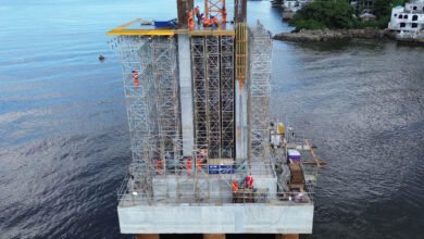 Com base das torres do trecho estaiado concluída, Ponte de Guaratuba chega a 44,2% de execução
