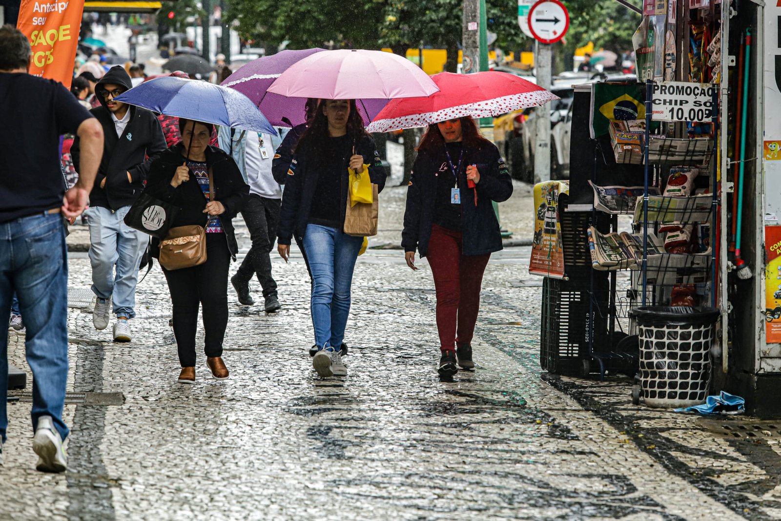 Abril começa chuvoso e com temperaturas mais amenas ao Paraná, aponta Simepar