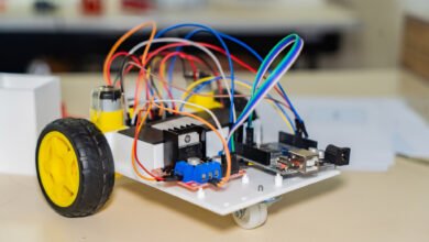 Escolas estaduais do Paraná que ofertam tempo integral recebem 3 mil kits de robótica