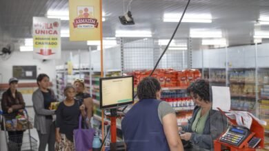 Semana da Economia dos Armazéns da Família de Curitiba tem leite integral mais barato