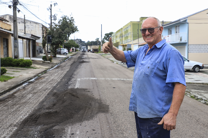 Ligação entre dois bairros, Rua Cascavel ganha recuperação de pavimento