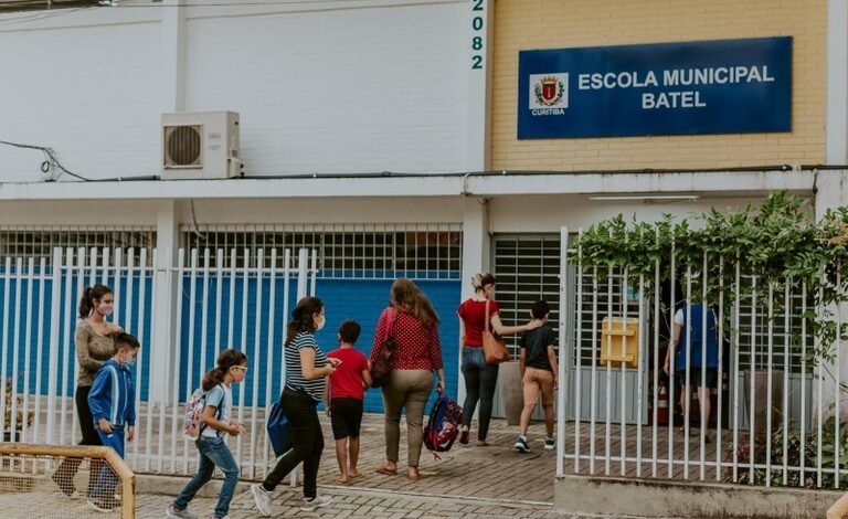 Obras em escolas devem receber R$ 17,4 milhões; votação será nesta terça