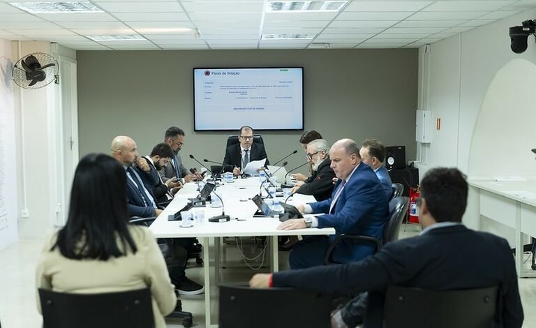 Economia acata 5 propostas, incluindo o cadastro unificado de população de rua