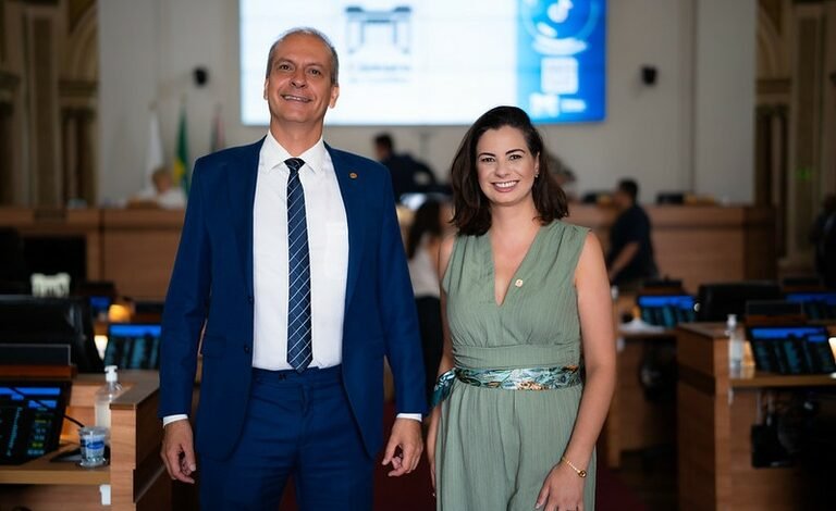 Vereadores Amália Tortato e Professor Euler retornam à Câmara de Curitiba