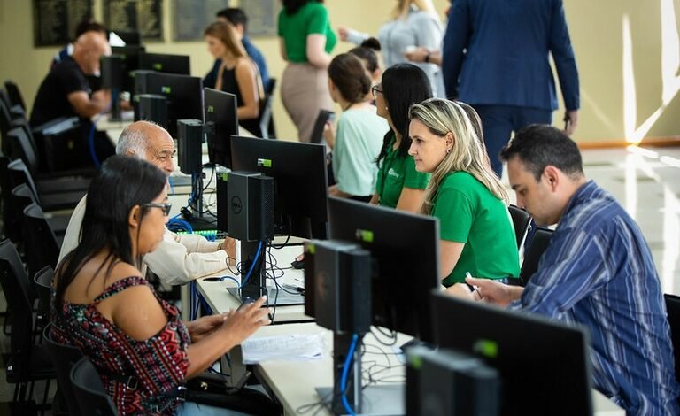 Ajuda com divórcio, pensão ou guarda? Vem pro mutirão na Câmara de Curitiba